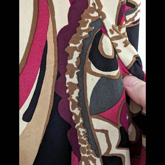 Stunning AVENUE 22/24 2X Red, Beige & Black Psychedelic Paisley Stretch Blouse - Picture 4 of 6